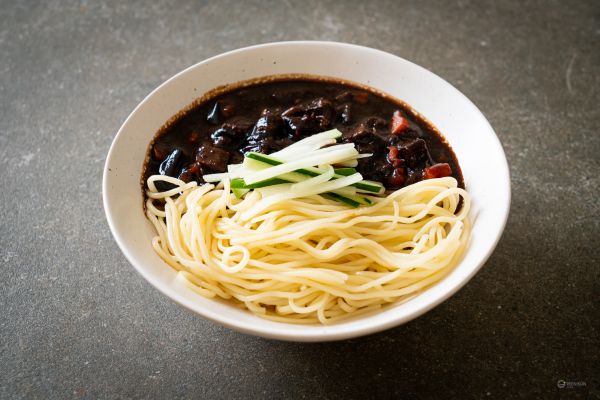 チャジャンミョン（짜장면）