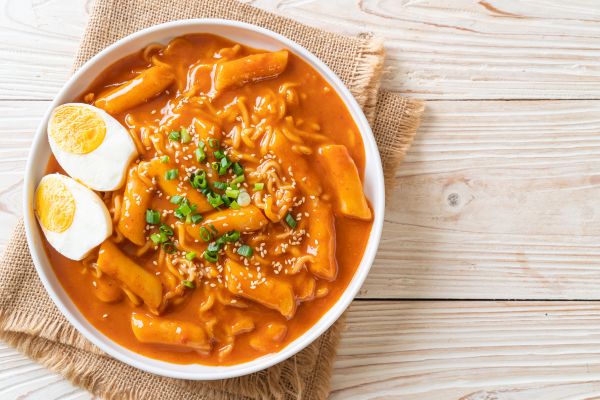 Tteokbokki dish