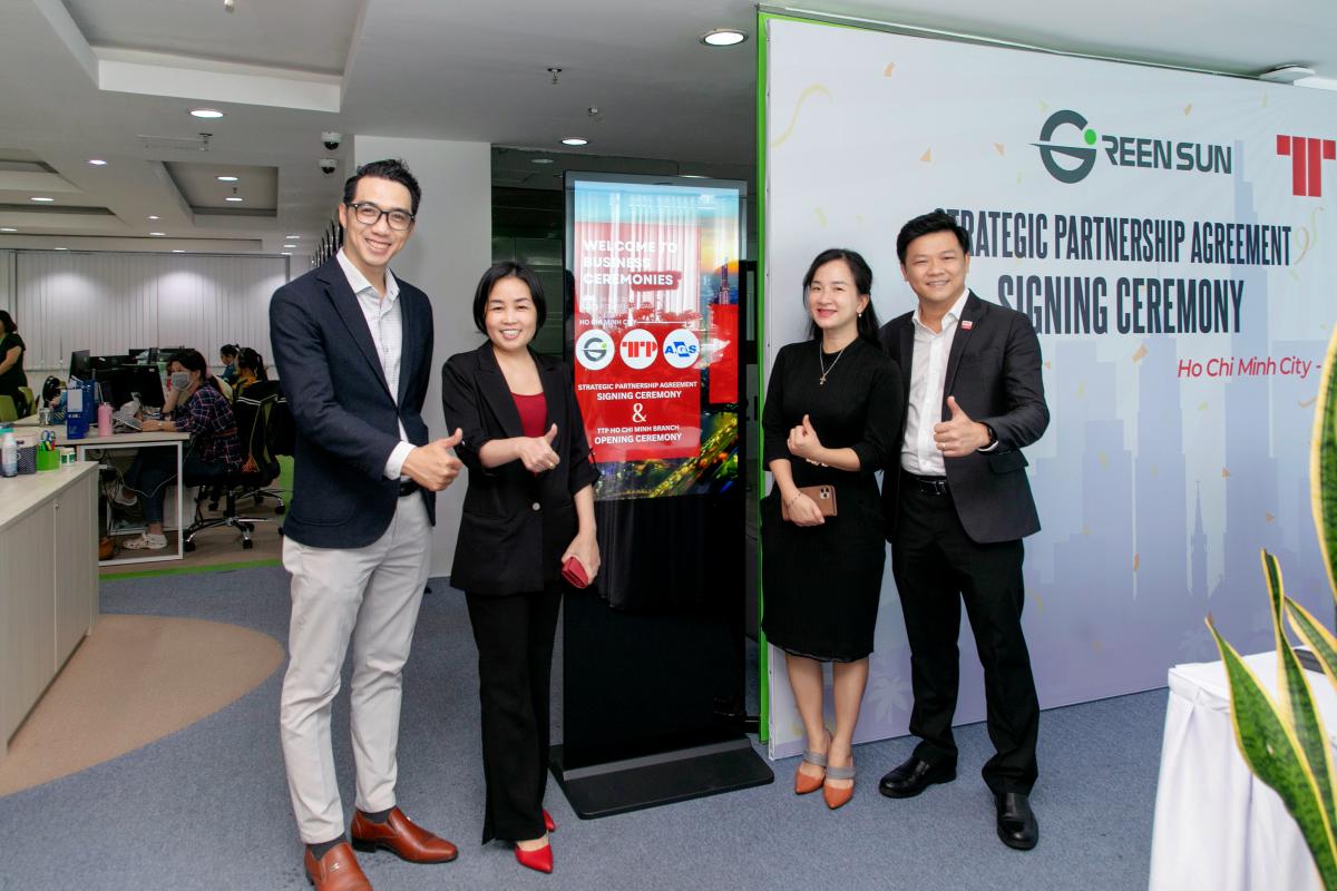 Green Sun cùng đối tác Nhật Bản tại lễ ký kết hợp tác