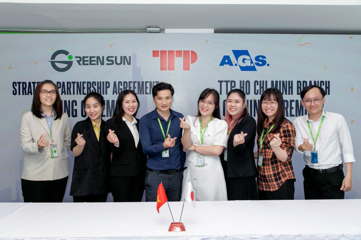 Nhân viên Green Sun tại lễ ký kết hợp tác